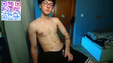 Snapshot of 8_goat chatting on 10/25/25, 01:13 Phillip online show from 10/25/25, 01:13