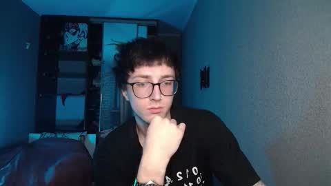 Snapshot of 8_goat chatting on 12/05/25, 03:15 Phillip online show from 12/05/25, 03:15