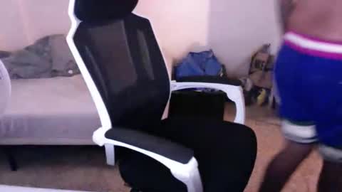 8cha online show from 10/11/25, 08:18