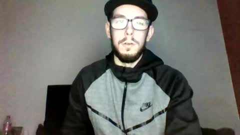 Snapshot of 8inchbeam chatting on 12/04/25, 04:38 8inchbeam online show from 12/04/25, 04:38
