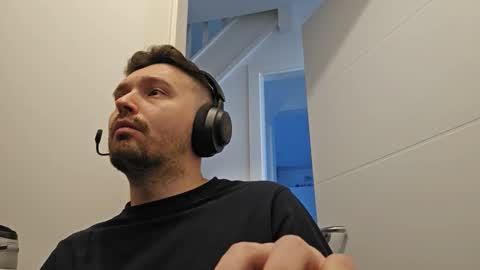 8inchdude93 online show from 11/25/25, 12:16