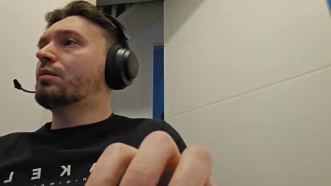 8inchdude93 online show from 01/16/26, 09:46