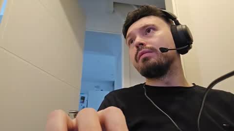 8inchdude93 online show from 04/28/26, 08:08