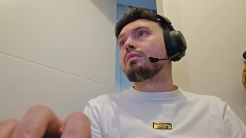 8inchdude93 online show from 05/06/26, 09:03