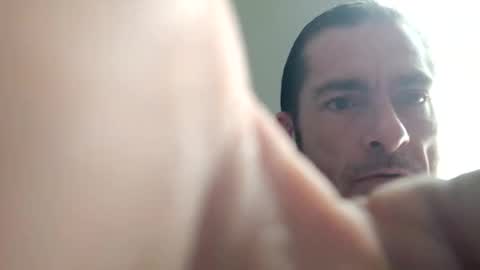 8intenn online show from 12/20/25, 09:00