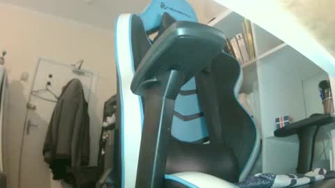 Snapshot of 90zero chatting on 12/24/24, 10:39 Arturo online show from 12/24/24, 10:39