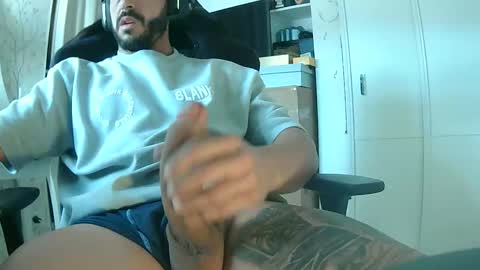 Snapshot of 90zero chatting on 01/11/26, 03:39 Arturo online show from 01/11/26, 03:39