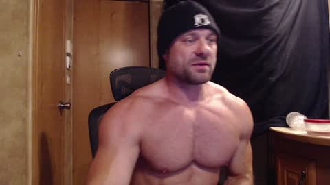 Snapshot of 9fat_inches chatting on 12/20/24, 03:25 9 fat inches online show from 12/20/24, 03:25