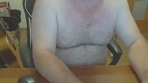 Snapshot of 9thistime chatting on 09/19/25, 03:19 9thistime online show from 09/19/25, 03:19