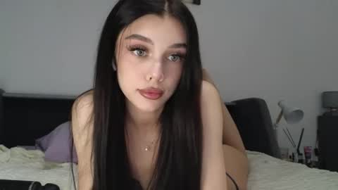 Snapshot of 9west chatting on 05/15/26, 04:25 KARINA online show from 05/15/26, 04:25