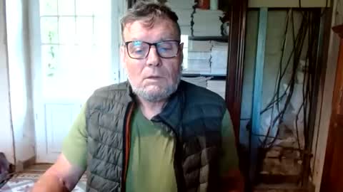 Snapshot of _123_voyeur_ chatting on 04/10/26, 11:37 _123_voyeur_ online show from 04/10/26, 11:37