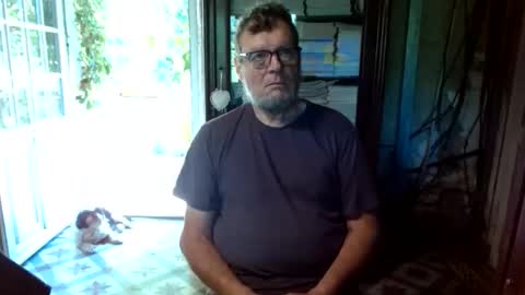 Snapshot of _123_voyeur_ chatting on 05/08/26, 10:42 _123_voyeur_ online show from 05/08/26, 10:42