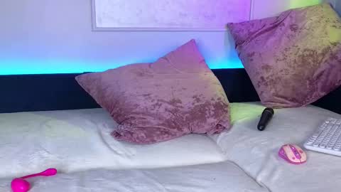 Willow online show from 02/18/25, 12:17