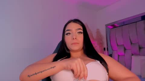 Snapshot of _abbymiller_ chatting on 10/31/25, 11:44 Abbye Miller online show from 10/31/25, 11:44