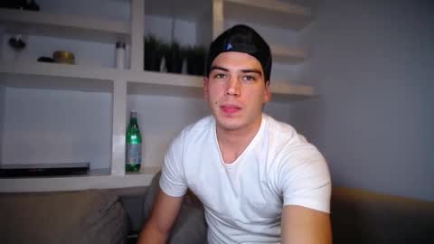 _aesthetic online show from 02/04/26, 06:14