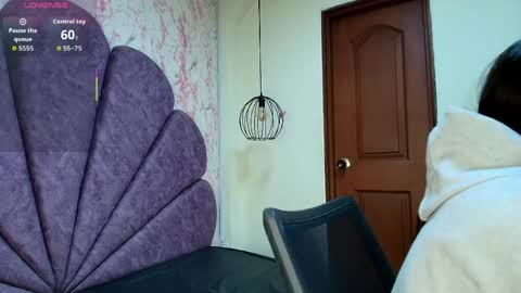 Snapshot of _alaia_collway_ chatting on 05/03/26, 12:33 Alaia online show from 05/03/26, 12:33
