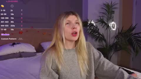 Snapshot of _aleksa chatting on 10/21/25, 06:03 Alexa online show from 10/21/25, 06:03