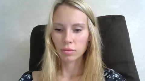 _alex1819 online show from 09/21/25, 11:01