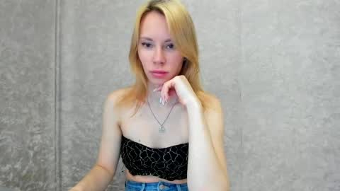 _alex1819 online show from 05/01/26, 07:57