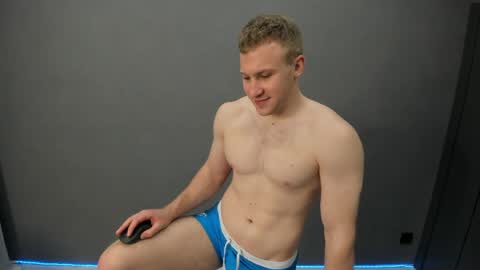 Snapshot of _alex_madrid_ chatting on 06/05/26, 04:45 Alex online show from 06/05/26, 04:45