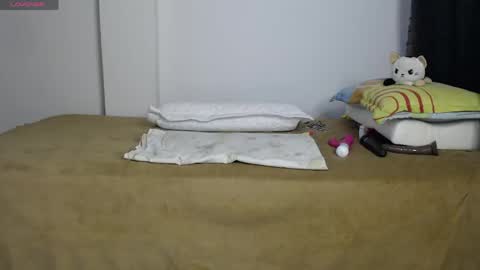 _alice_horny_ online show from 04/21/26, 04:08