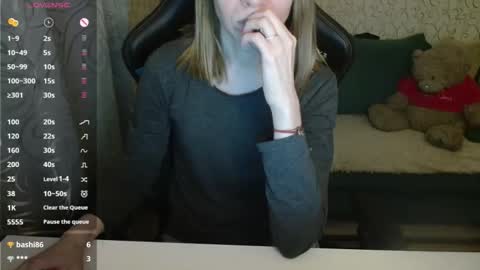  AliceCullen  online show from 04/19/26, 06:10