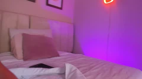 Hii I m Alison   online show from 10/10/25, 11:42