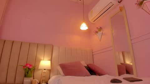 Hii I m Alison   online show from 11/25/25, 11:32