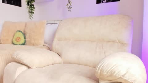 Snapshot of _alissonrose chatting on 12/23/24, 04:06 Karo online show from 12/23/24, 04:06