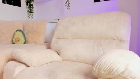 Snapshot of _alissonrose chatting on 01/25/25, 04:24 Karo online show from 01/25/25, 04:24