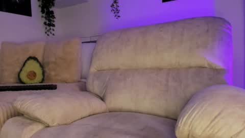 Snapshot of _alissonrose chatting on 02/03/25, 10:43 Karo online show from 02/03/25, 10:43