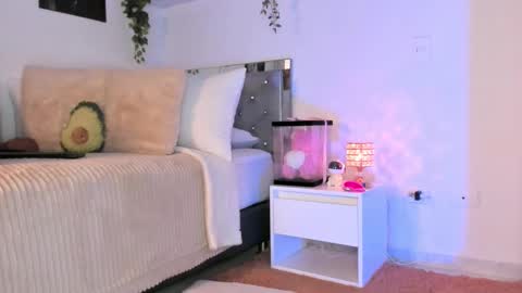 Snapshot of _alissonrose chatting on 09/08/25, 09:03 Karo online show from 09/08/25, 09:03