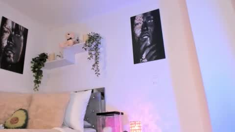 Snapshot of _alissonrose chatting on 09/11/25, 10:54 Karo online show from 09/11/25, 10:54