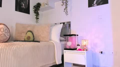 Snapshot of _alissonrose chatting on 09/23/25, 10:02 Karo online show from 09/23/25, 10:02