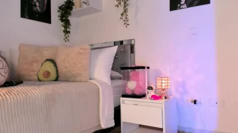 Snapshot of _alissonrose chatting on 10/02/25, 08:38 Karo online show from 10/02/25, 08:38