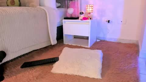 Snapshot of _alissonrose chatting on 10/20/25, 09:59 Karo online show from 10/20/25, 09:59