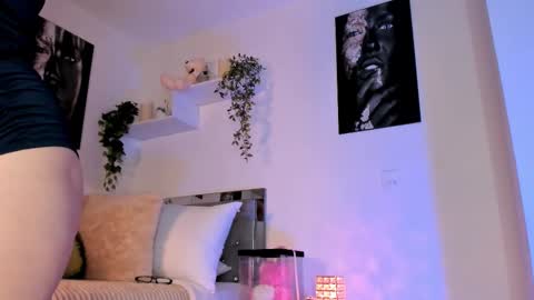 Snapshot of _alissonrose chatting on 10/29/25, 10:33 Karo online show from 10/29/25, 10:33