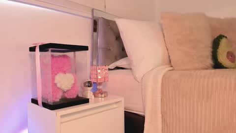 Snapshot of _alissonrose chatting on 11/30/25, 06:01 Karo online show from 11/30/25, 06:01