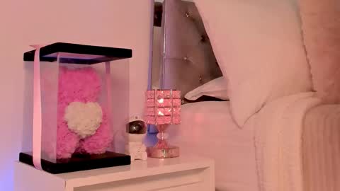 Snapshot of _alissonrose chatting on 12/22/25, 07:55 Karo online show from 12/22/25, 07:55