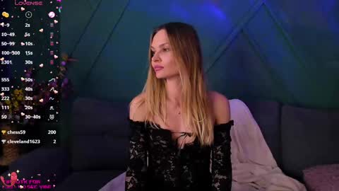 Mia online show from 02/28/25, 03:59