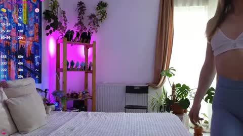 Mia online show from 04/22/26, 01:45