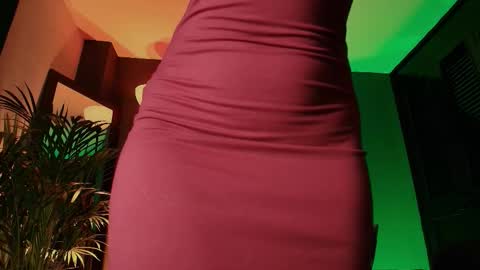 Snapshot of _amarella_ chatting on 12/21/25, 04:03 Ana online show from 12/21/25, 04:03