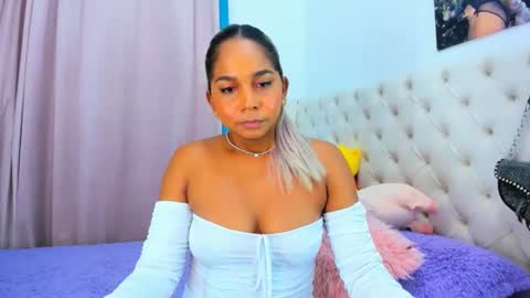 Analia online show from 01/22/25, 01:31