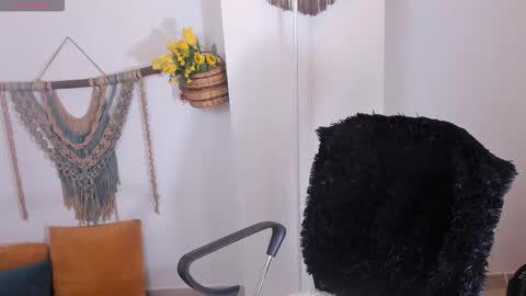 Ana Ruiz online show from 09/17/25, 09:27