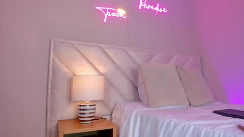 ngela  online show from 02/28/25, 12:20