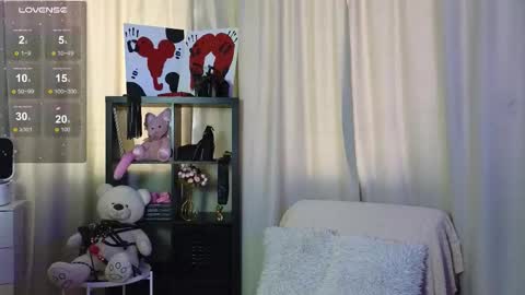 Anna Nolan online show from 10/16/25, 07:53