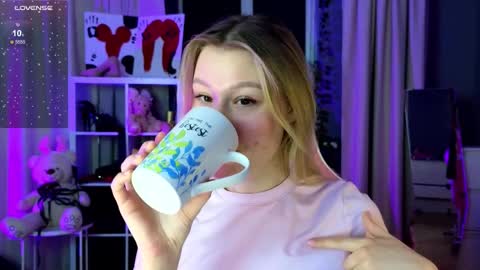 Anna Nolan online show from 02/19/26, 06:42