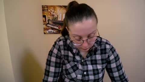 Snapshot of _annabelle_lee chatting on 02/25/25, 10:04 Anna online show from 02/25/25, 10:04