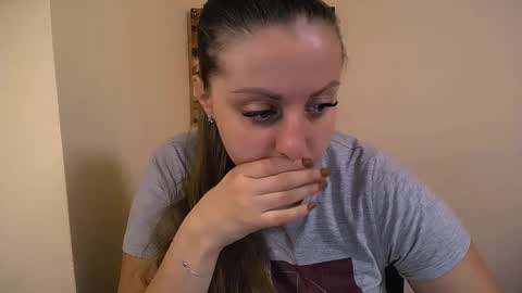 Snapshot of _annabelle_lee chatting on 09/24/25, 06:28 Anna online show from 09/24/25, 06:28