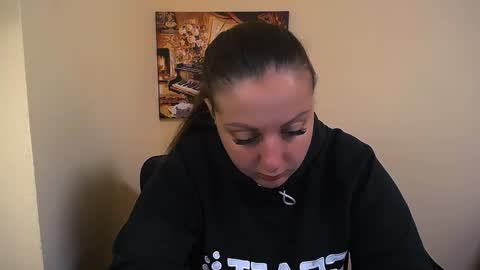 Snapshot of _annabelle_lee chatting on 10/06/25, 06:11 Anna online show from 10/06/25, 06:11